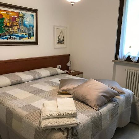 Casa Mary Due - Trilocale Con Giardino Privato A Due Passi Dal Lago 西尔米奥奈 外观 照片