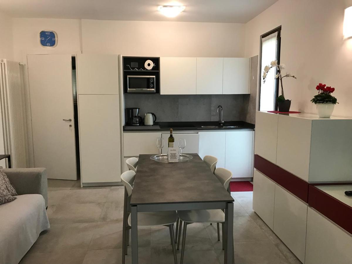 Casa Mary Due - Trilocale Con Giardino Privato A Due Passi Dal Lago 西尔米奥奈 外观 照片