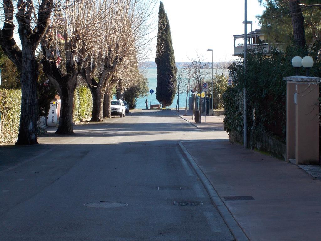 Casa Mary Due - Trilocale Con Giardino Privato A Due Passi Dal Lago 西尔米奥奈 外观 照片