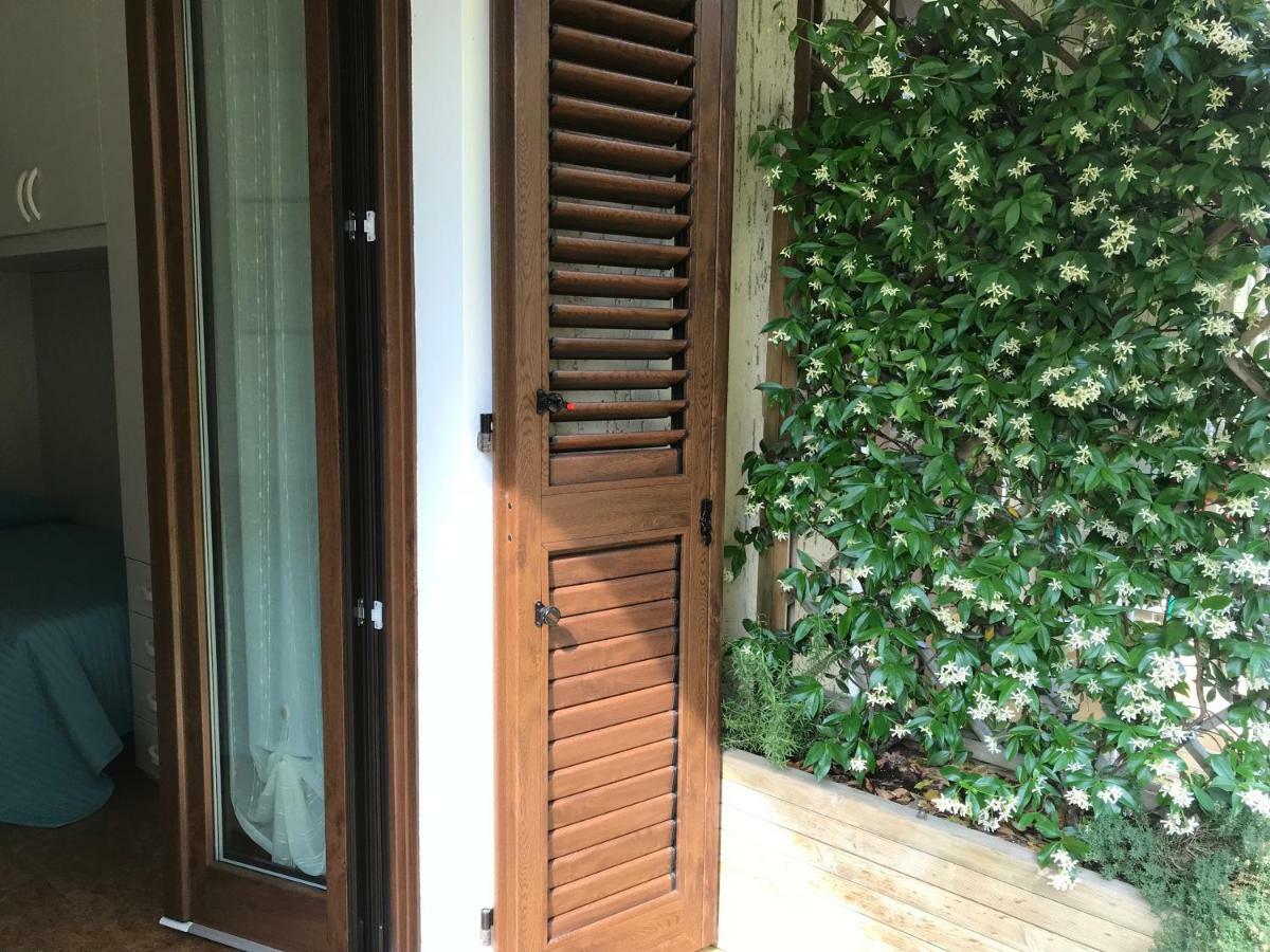 Casa Mary Due - Trilocale Con Giardino Privato A Due Passi Dal Lago 西尔米奥奈 外观 照片