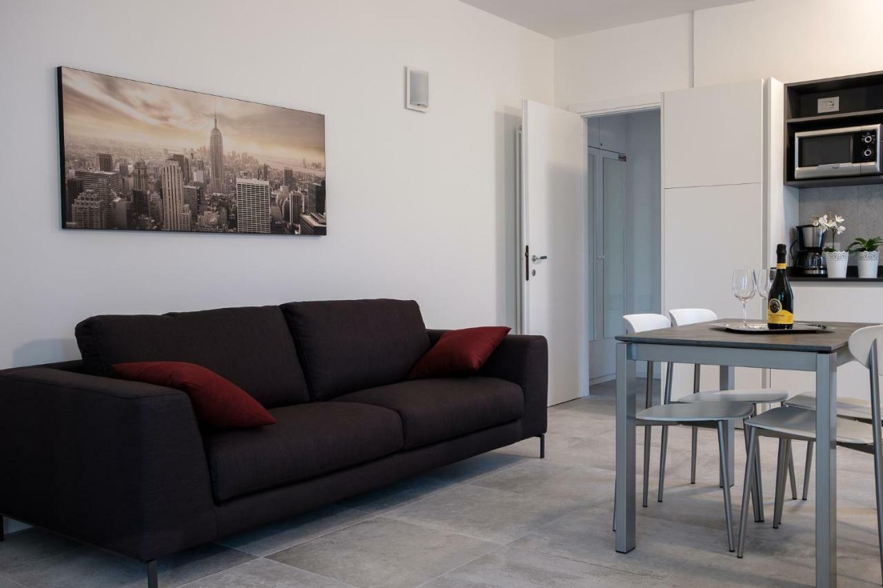Casa Mary Due - Trilocale Con Giardino Privato A Due Passi Dal Lago 西尔米奥奈 外观 照片